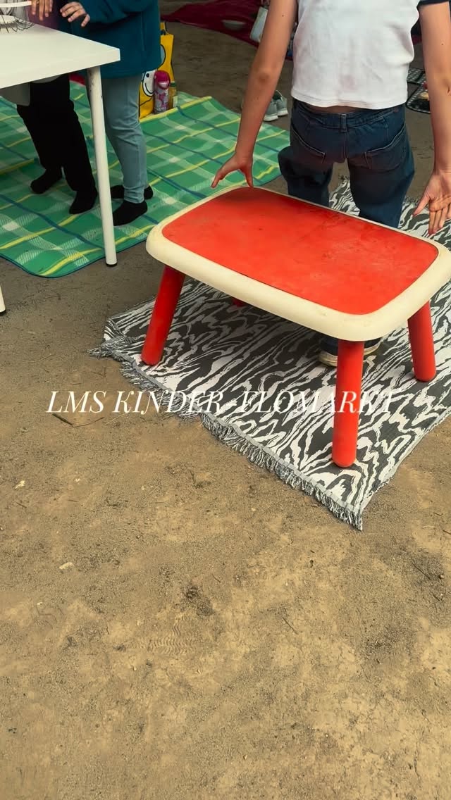 Bild aus dem Instagram-Beitrag &laquo;Heute Flohmarkt bei LMS Schule und Kita&raquo;
